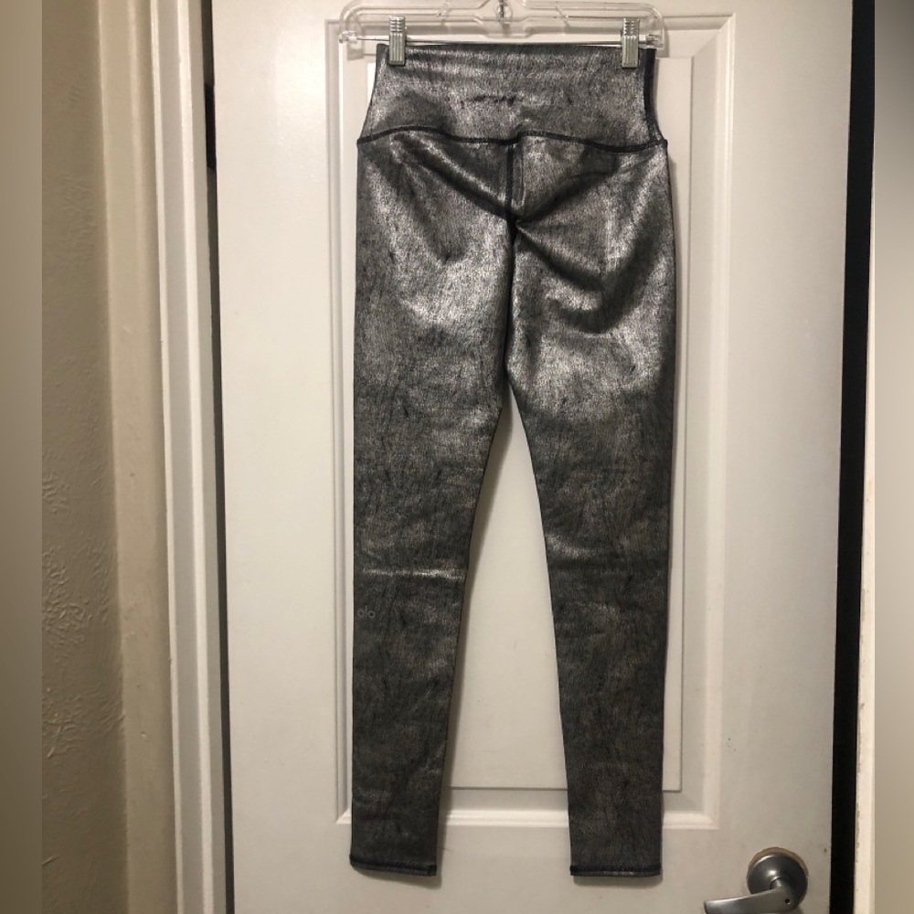 ALO Yoga Metallic Silver High-Rise Leggings Size M NWOT - Picture 6 of 13